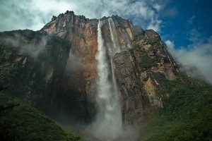 مشاهده زیباترین آبشارهای جهان از نزدیک