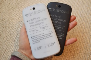 معرفی تلفن YotaPhone