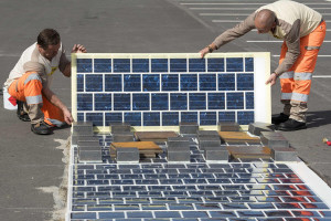 فرانسه می‌خواهد در پنج سال آینده، هزار کیلومتر جاده خورشیدی نصب کند